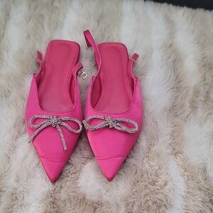 Source Unknown Vibrant Pink Heels with Rhinestone Bow